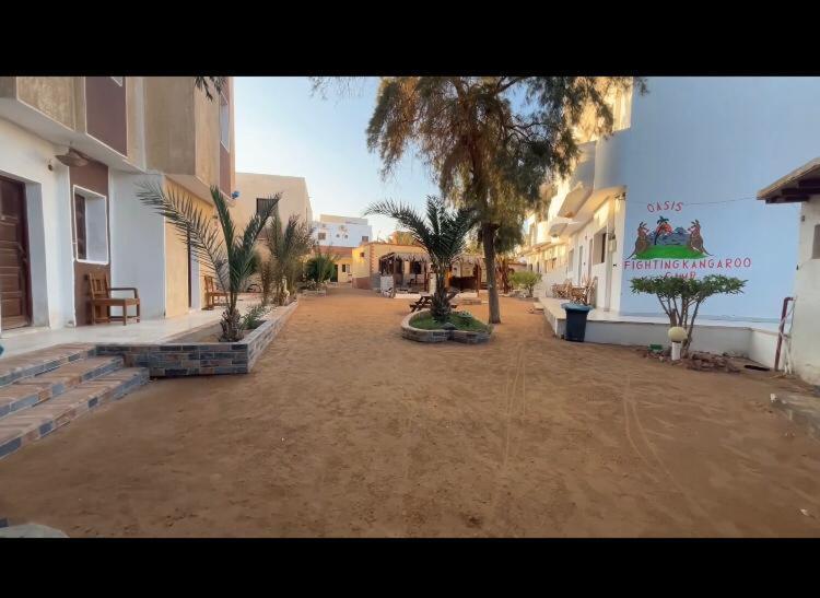 Oasis Fighting Kangaroo Hotel Dahab Exterior photo